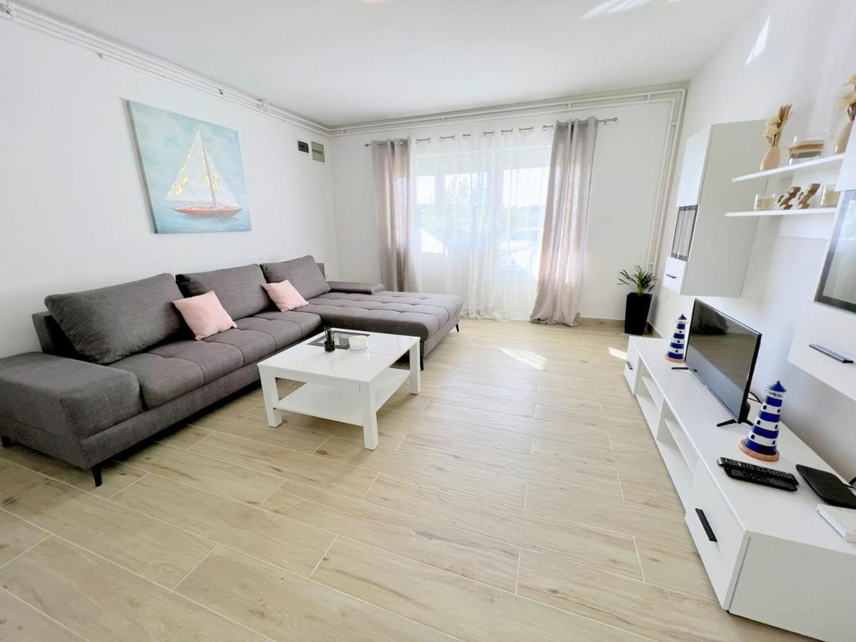 Palit Hills Superior Apartments Exterior photo